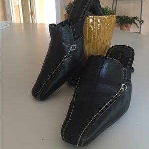 Black Mules Liz ClaiborneSuper Comfy Leather upper