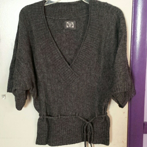SOLD ✔ Short-sleeved Sweater Material Top, XL