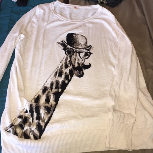Giraffe logo sweater