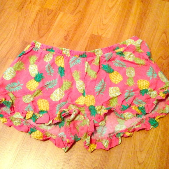 Wet Seal Pants - Wet Seal pineapple shorts🍍