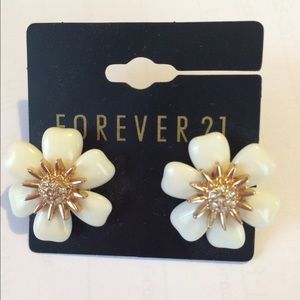 Forever 21 Flower Earings