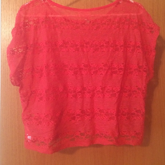 Lace crop top - Picture 2 of 3