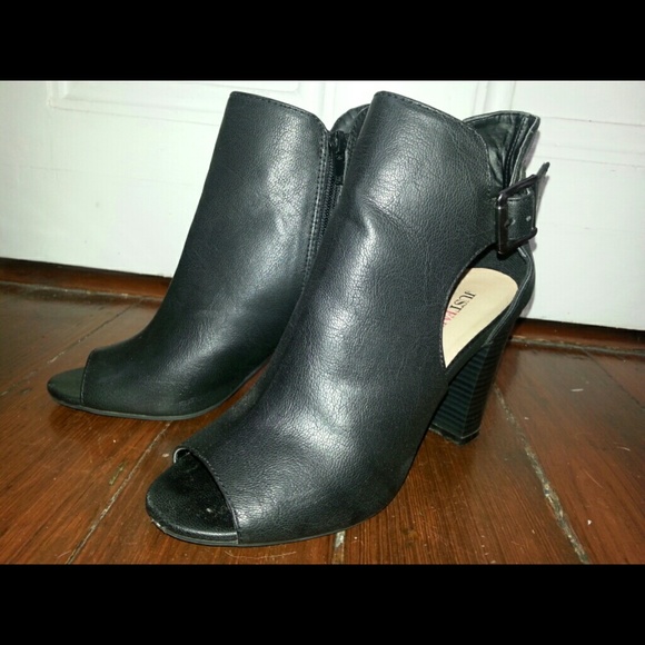 Black open toe Booties