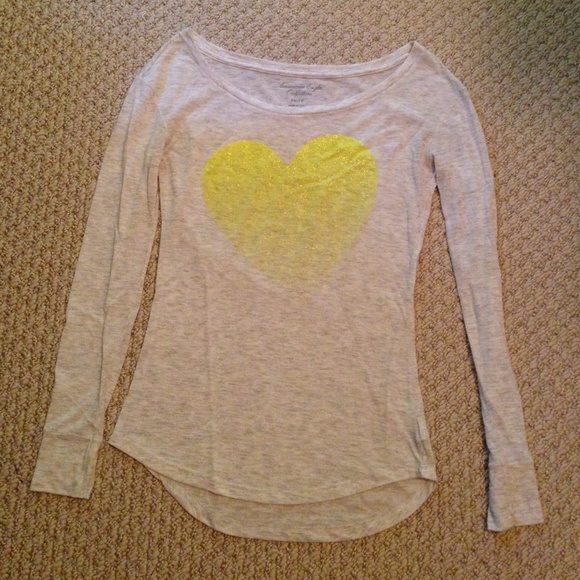 American Eagle long sleeve tshirt