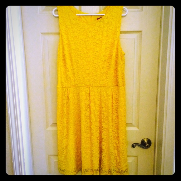 FLIRTY SUNNY YELLOW LACE OVERLAY DRESS