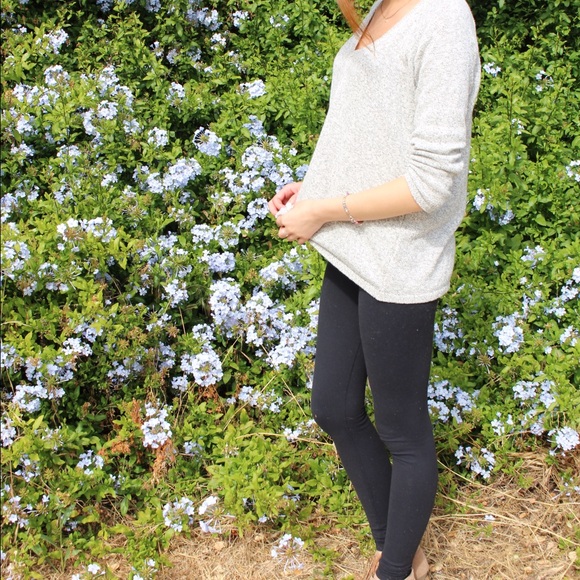 BRANDY MELVILLE grey knit sweater