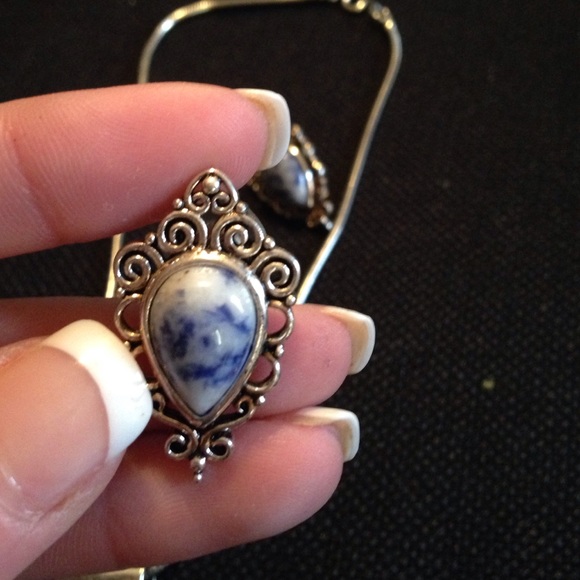 Necklace and earring set - Picture 2 of 4