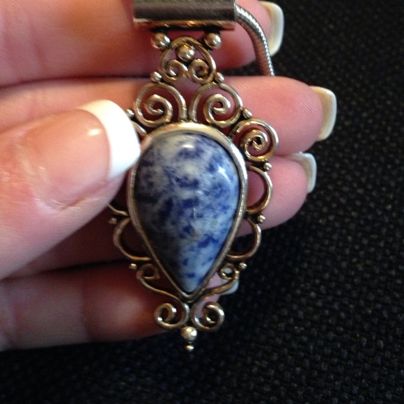 Necklace and earring set - Picture 3 of 4