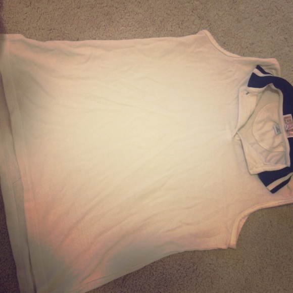 White top with colar