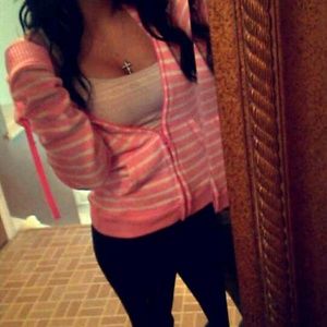 This cute sweater, once worn perfect condition