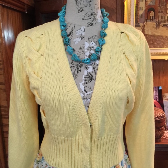 SWEATER💥new listing💥4-27-15 - Picture 2 of 4