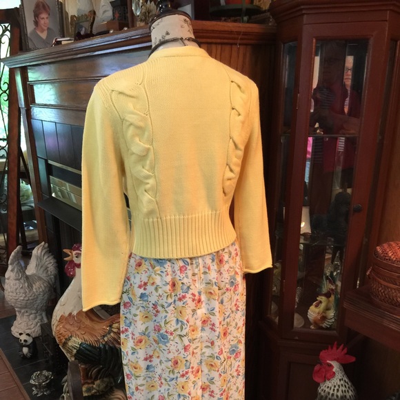 SWEATER💥new listing💥4-27-15 - Picture 4 of 4