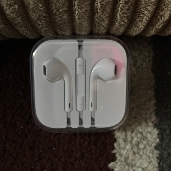 Apple ear buds