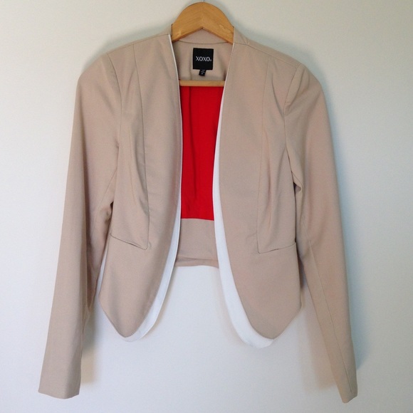 XOXO Jackets & Blazers - 🎉HP🎉NWOT Tan Cropped Blazer