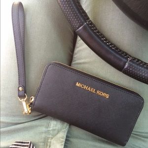 *DISCOUNTED*Perfect condition Micheal Kors wallet!