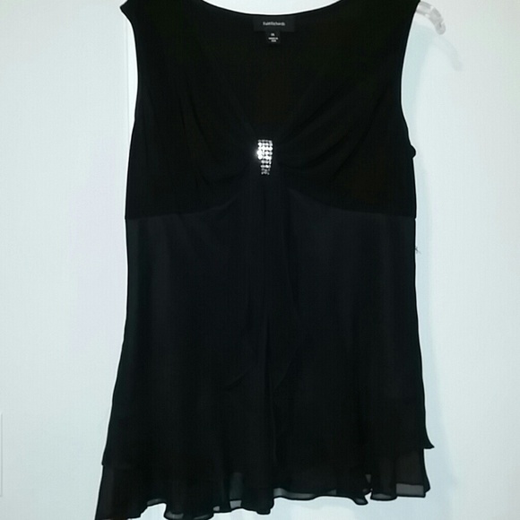 Black sleeveless  top