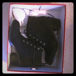 Brand new comfy Black short Boots