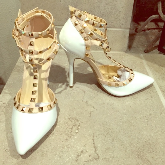Wild Diva Shoes - White & Cream T-Strap Rockstud Pointy Toe Pumps