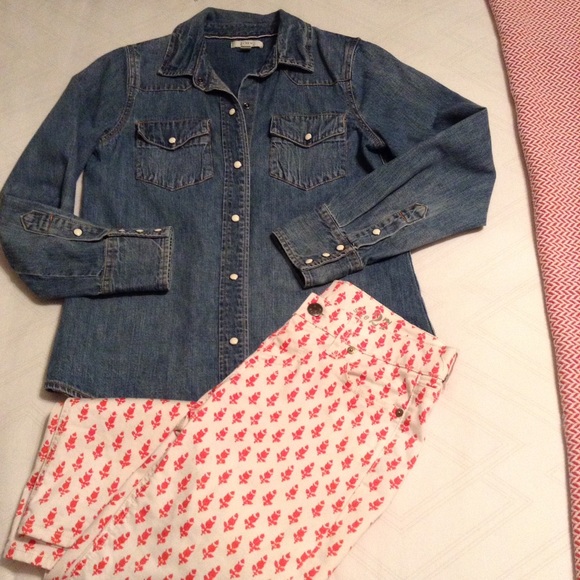 Abstract red and white tulip print skinny jeans