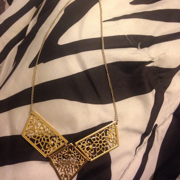 SALE‼️ Statement Necklace