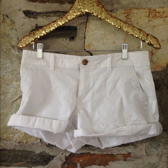 white Old Navy shorts