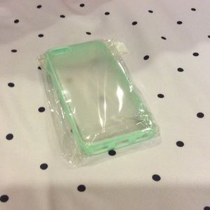 iPhone 5c clear case with colored bumper