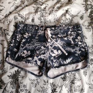 FLORAL SHORTS