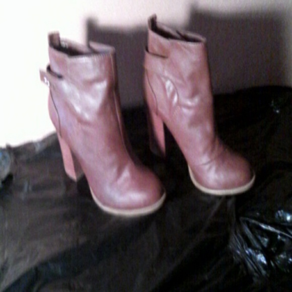 Ankle boots