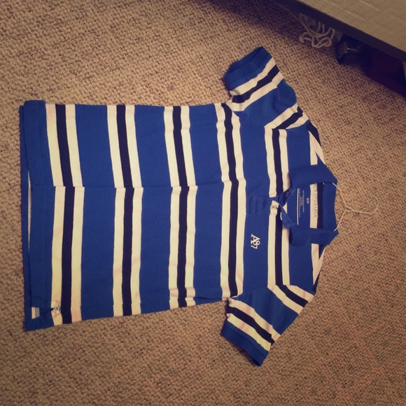 Aeropostale Colared-T.