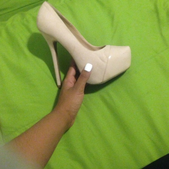 Nude heels - Picture 1 of 1