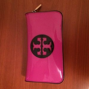 💕💞Tory Burch fuscia pink wallet 💕💞