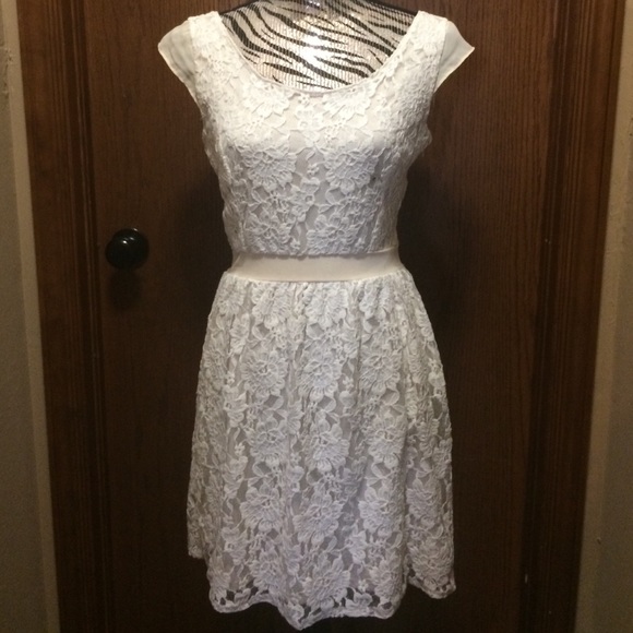 American Eagle Outfitters Dresses & Skirts - American eagle lace dress