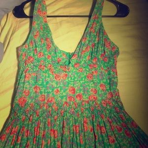 Adorable floral dress with rose pattern!