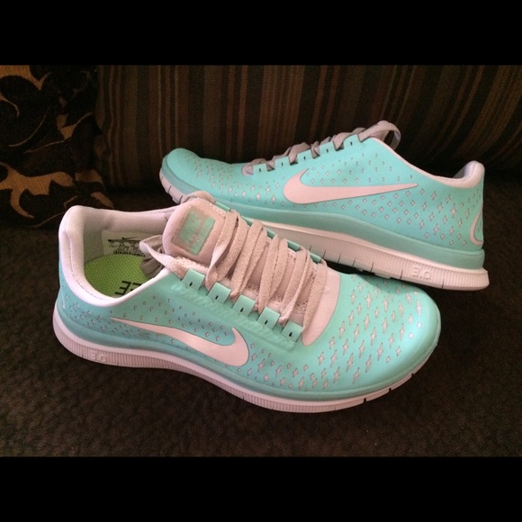 New Tiffany blue nikes size 7 woman's