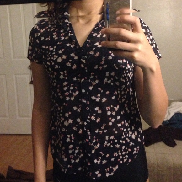 Button Short sleeve Floral top - Picture 2 of 2