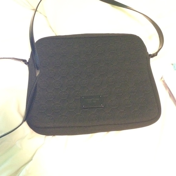 Michael Kors Handbag, Neoprene Ipad crossbody - Picture 1 of 3