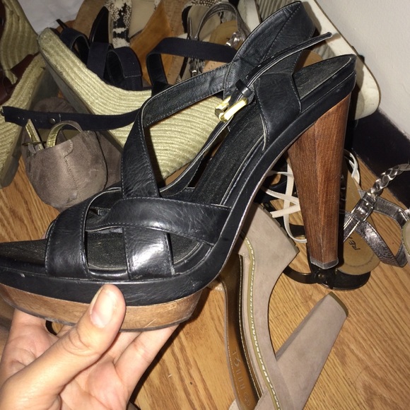 Black summer heels - Picture 1 of 3