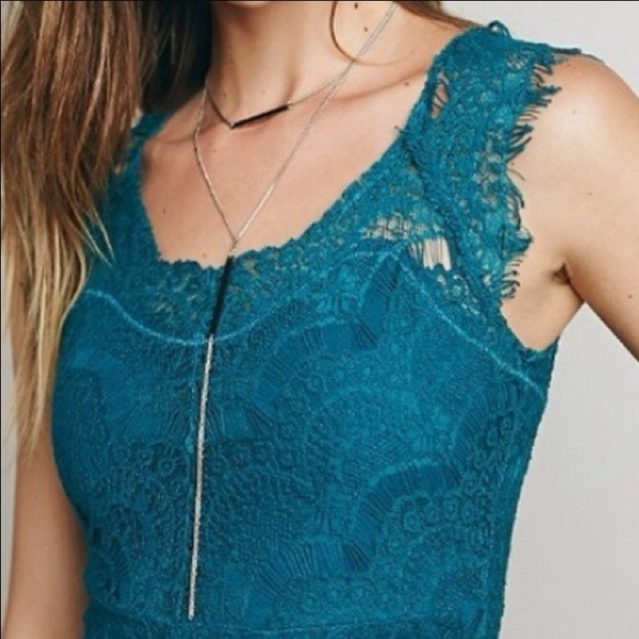 🎉Host Pick 9/20🎉Free People Peekaboo Lace Slip - Picture 3 of 3