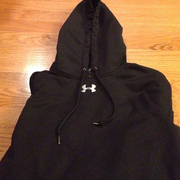 Black Under Armour hooded sweatshirt