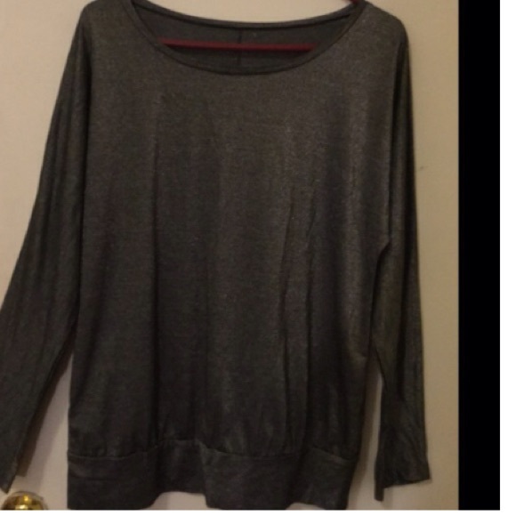 Woman's blouse / shirt - Picture 2 of 3