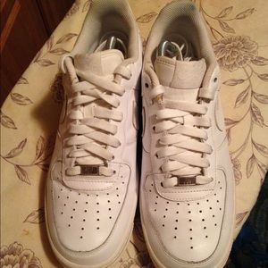Nike Air Force 1 Low's