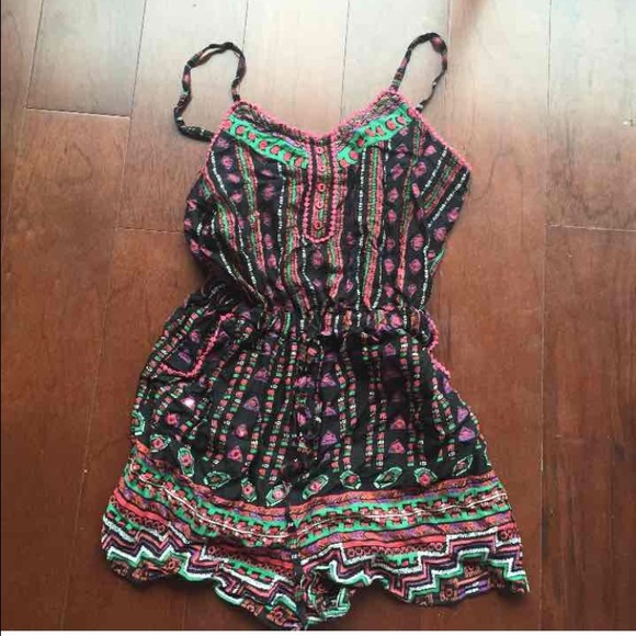🚫 SOLD Festival style printed romper