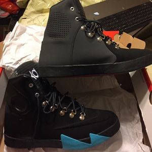 KD's VI lifestyle boots