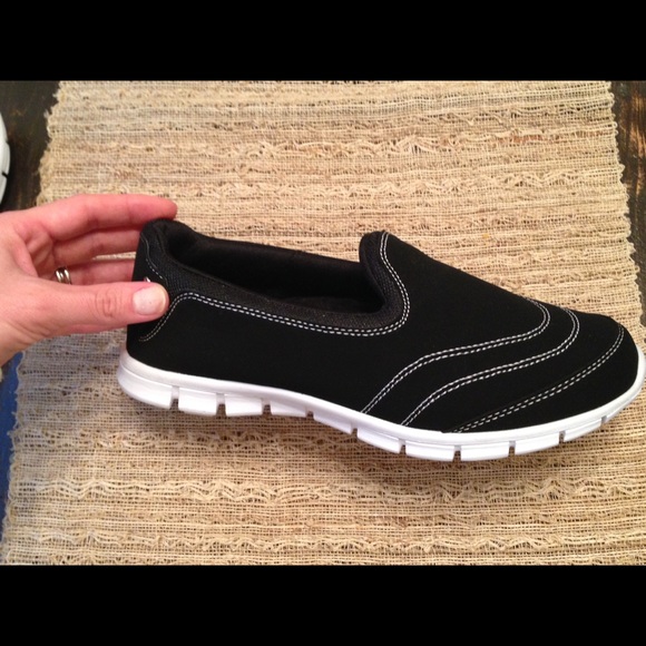 SOLD ON M. - Picture 2 of 3