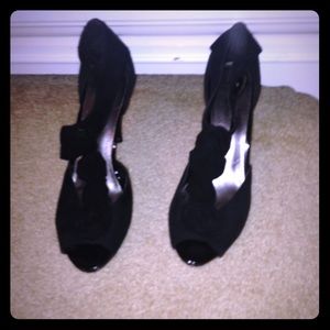 Black flowered heels