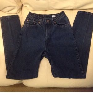 Vintage high waisted dark blue Levi mom jeans