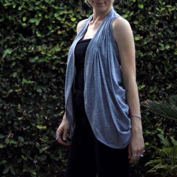 Draped vest in heather grey - Picture 3 of 4