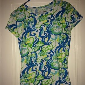 Lilly Pulitzer t shirt