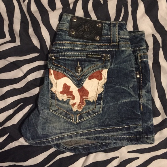 Size 28 Miss Me never been worn shorts
