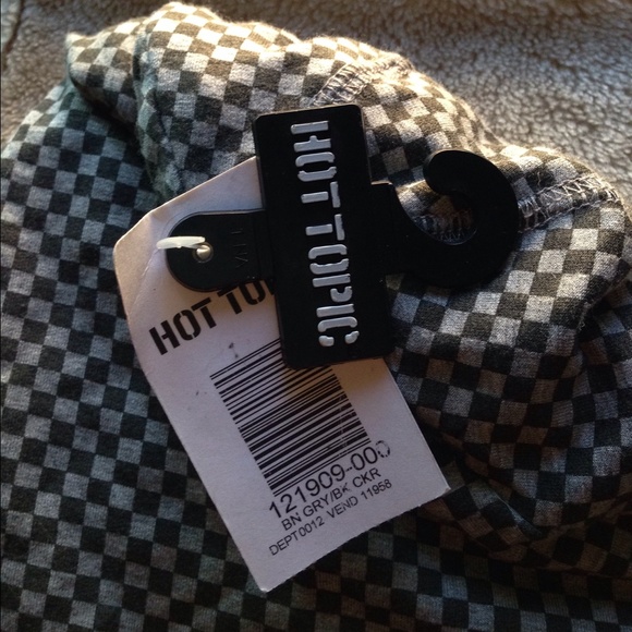 Checkered Beanie - Picture 3 of 4